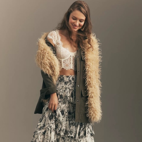 Anthropologie Shaggy Faux Fur Scarf NWT Tan Neutral - Picture 2 of 2